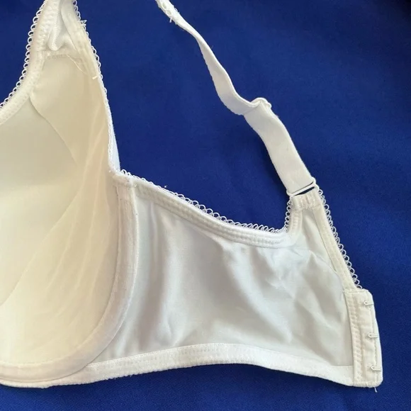 Wacoal Classic White Bra - Picture 6 of 7